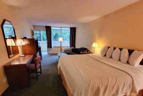 Days Inn by Wyndham Alexandria South