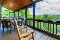 Mountain View and Game Room - Charming Secluded Retreat