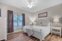 Gorgeous Community Pool and Tennis Courts - Exquisite Beach Villa Retreat