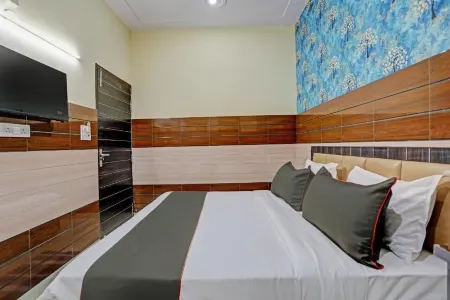 HOTEL LYF SUITES NOIDA 63 Отели рядом с достопримечательностью «Radha Krishan Park»