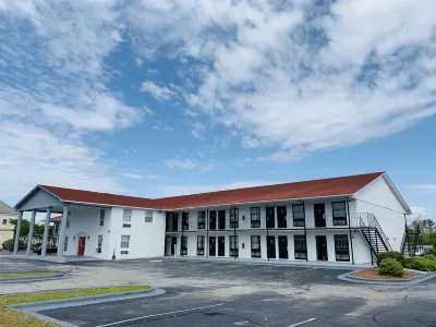 Econo Lodge Crystal Coast Hotels near Walmart Supercenter