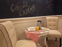 Chambery Inn - breakfast