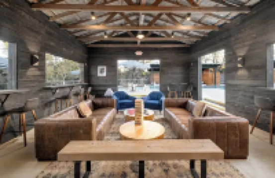 幸運箭度假屋 - 德里平斯普林酒店 德里平斯普林斯酒店