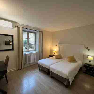 Logis Hôtel Saint-Romain Rooms