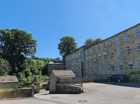 2 Bed Woodland Retreat - Garden & Free Parking Отели рядом с достопримечательностью «Catgill Farm»