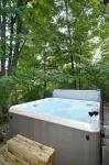 Serendipity -- Hot Tub - Pet Friendly - Fire Pit - Grill - Porch - Deck - Wifi - Pool Access - Games