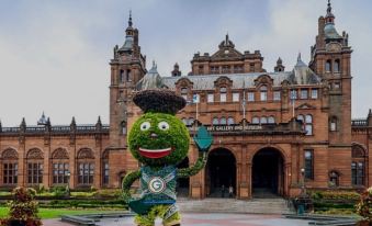 Central Glasgow Apartment - Sleeps 2 & Kitchen