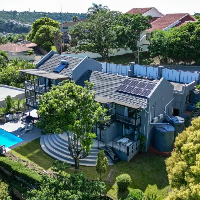 Vincent Valley Lodge Các khách sạn gần Trung tâm mua sắm Hemingways Mall
