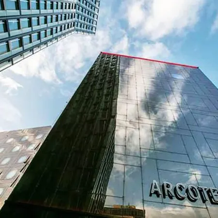 ARCOTEL Onyx Hamburg Отели рядом с достопримечательностью «Ярмарка «Гамбургер-Дом»»
