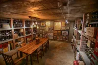 Three Tree Hill Lodge - bar