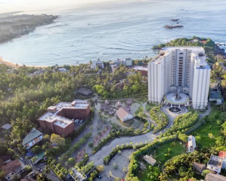 Araliya Beach Resort & Spa Unawatuna- Where You Meet the Sea All Year Hotels in Unawatuna