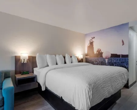 Clarion Pointe McDonough Hotels in McDonough