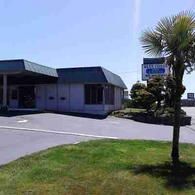 Blue Coast Inn & Suites Hotel Exterior