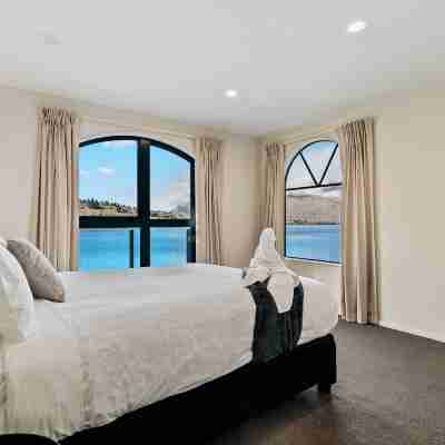 Lakefront Living at Remarkables Retreat Unit 3 Rooms