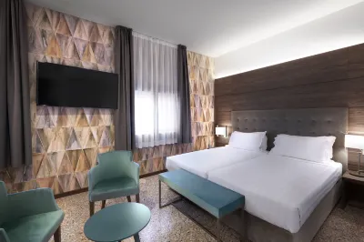 Palazzo Scamozzi Hotels near Romeo Menti Stadium