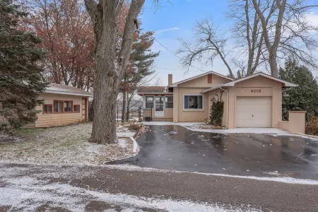 Amazing Lakefront Retreat on Long Lake! 2 Bedroom Home by RedAwning