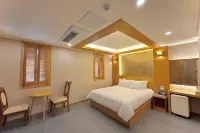 Mir Hotel Hotels in Сокчхо