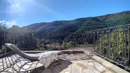 Villa MOntagnes Отели в г. Рокль