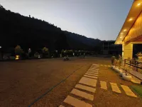 The Paradise - Luxury 3BR Villa near the Airport in Dehradun Hotel dekat Bandara Dehradun