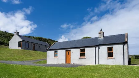 Makem's Self Catering Cottage Отели рядом с достопримечательностью «Подвесной веревочный мост»