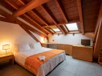 Albergo le Due Corti Hotels near Teatro Sociale