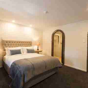 The Manor Basket Range Rooms