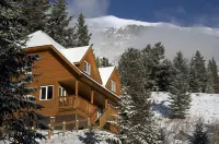 Canmore Alpine Hostel - Alpine Club of Canada Hotels in 