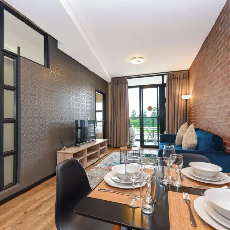 One Rosebank Отели рядом с достопримечательностью «Роузбенк»