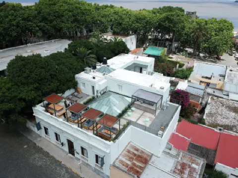 拉胡森之家 住宿飯店