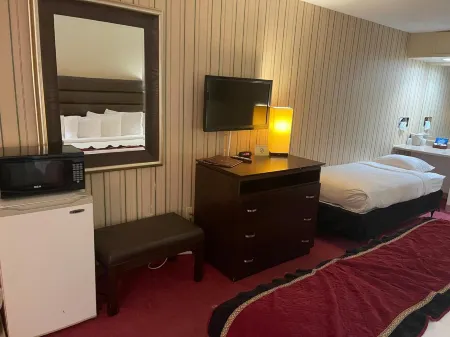 Dollinger's Motor Inn