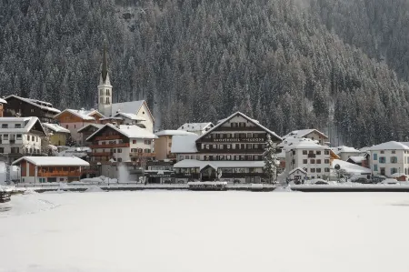 Sporthotel Europa Sul Lago Отели рядом с достопримечательностью «Chiesa di San Biagio»