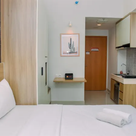 Comfy Studio Room at Evenciio Margonda Apartment