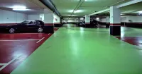 リアス バヤス - 駐車場