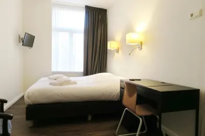 Hotel Carillon