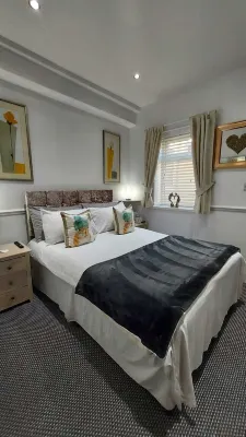 Rock Dene Hotel - Airport Shuttle