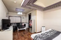 호텔 나 퐁텐 (성인 전용)