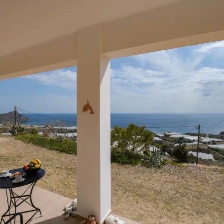 Angelika House -Amazing Sea View Отели в г. Мојрес