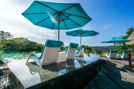 C-View Villas Отели рядом с достопримечательностью «Broken Beach»