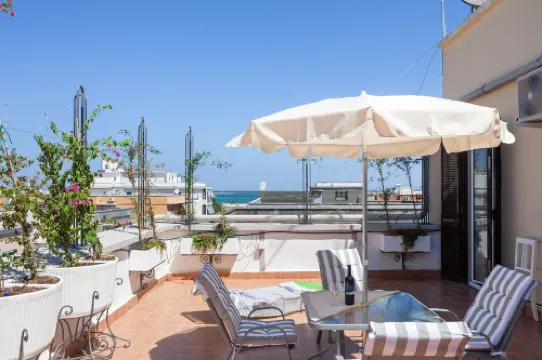 GuestHost - la Bella Vista Bari Sea View Terrace Flat