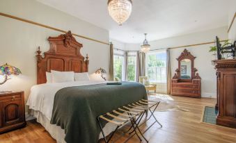 Cedar Gables Inn