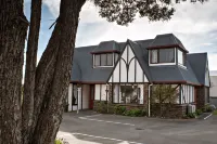 Castles Motel & Driftwood Motel فنادق في 