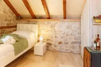 Stone House Luxury Rooms