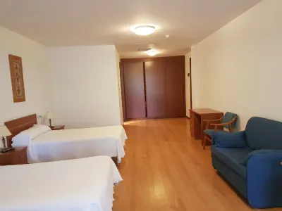 Hostal Restaurante la Charola Hotels in Villafranca del Bierzo