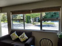 Blenheim Bridges Holiday Park Hoteles en Spring Creek