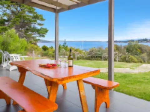 Manfield Seaside Bruny Island Hotels in Alonnah