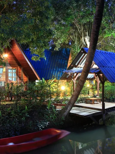 รูปภาพของบ้านไม้หอม รีสอร์ท อัมพวา