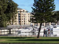 Haven Marina Motel Hoteles en Glenelg