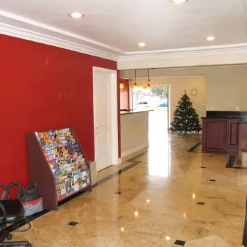 Chateau Inn & Suites