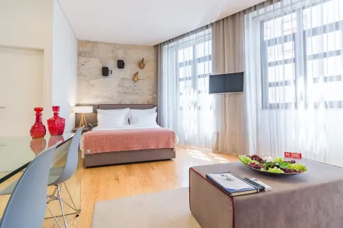 Oporto Near Apartments - Airport Shuttle