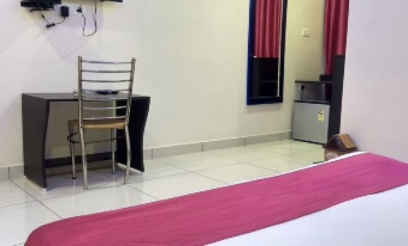 Hotel Reyansh - Housity